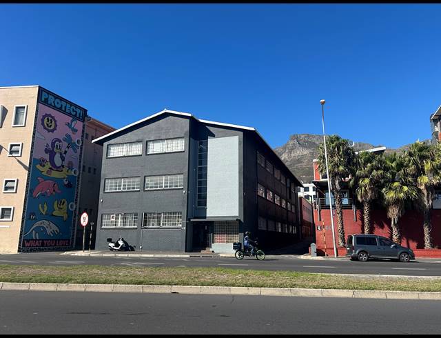 500M² BUILDING TO LET IN WOODSTOCK